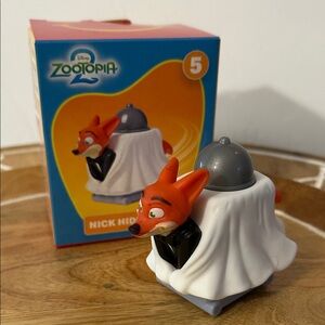🎁 FREE w/PURCHASE McDonald’s Zootopia Nick hiding out fox from happy meal toy